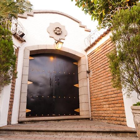 Hotel El Almendro มานากัว ภายนอก รูปภาพ