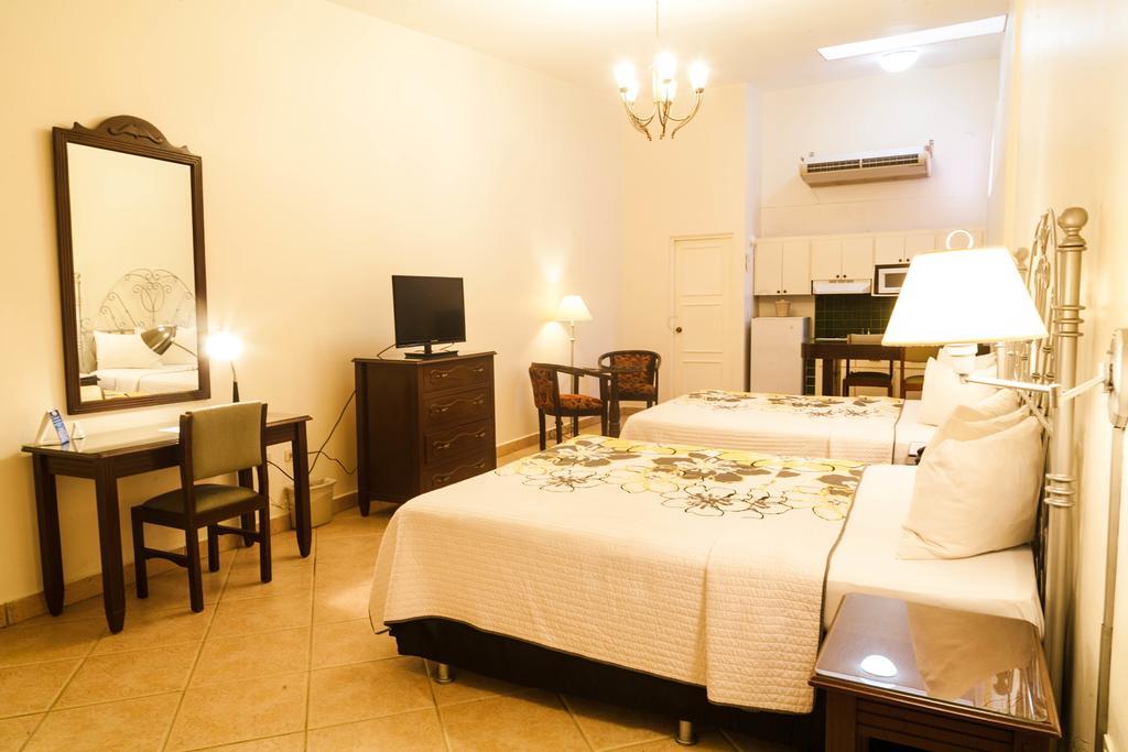 Hotel El Almendro มานากัว ภายนอก รูปภาพ
