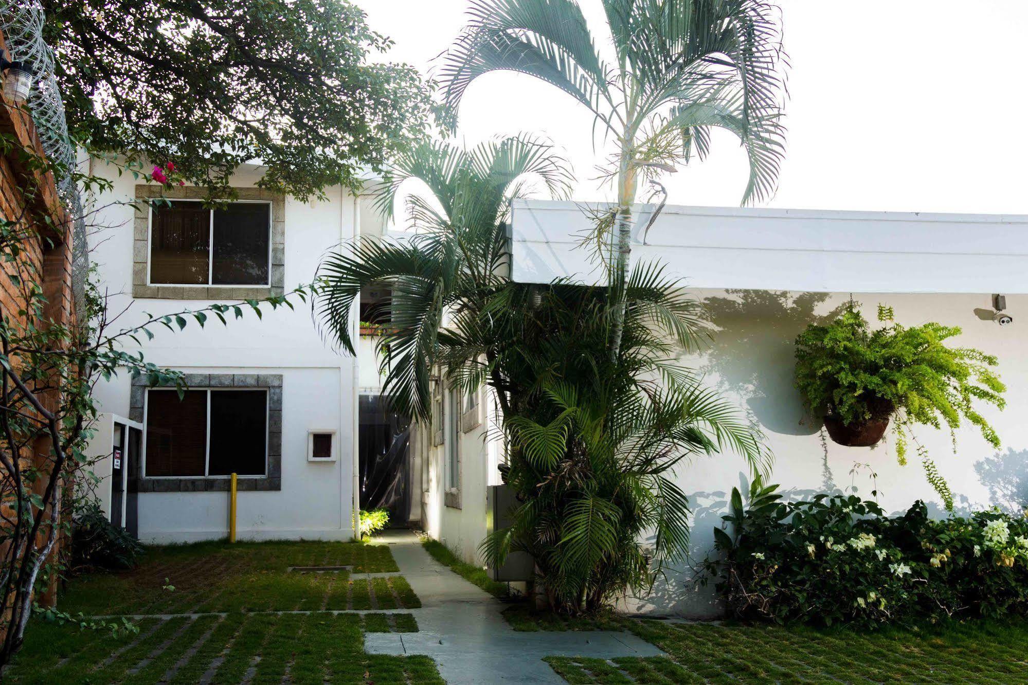 Hotel El Almendro มานากัว ภายนอก รูปภาพ