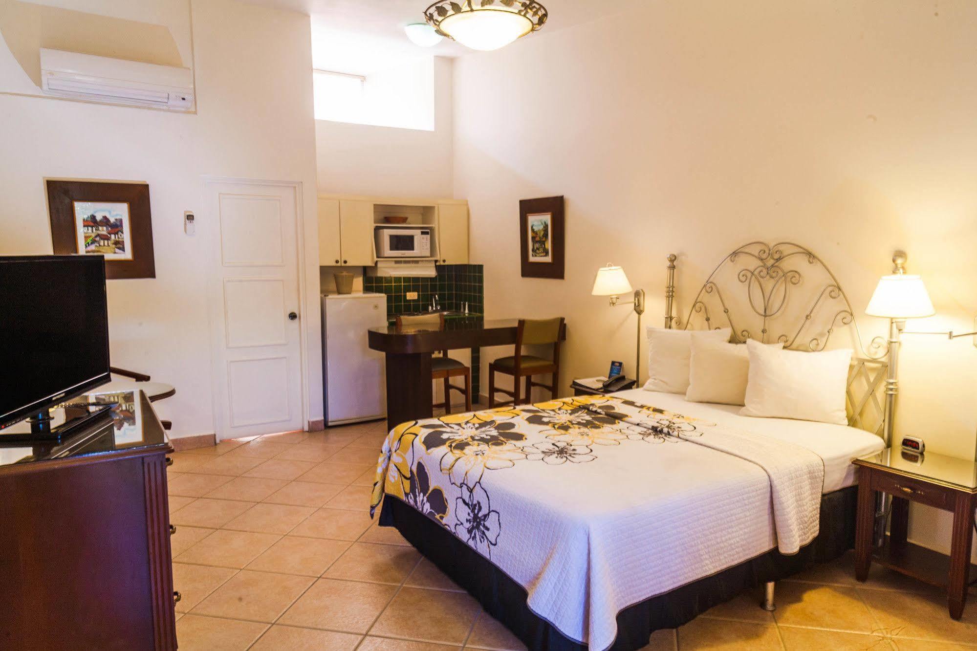 Hotel El Almendro มานากัว ภายนอก รูปภาพ