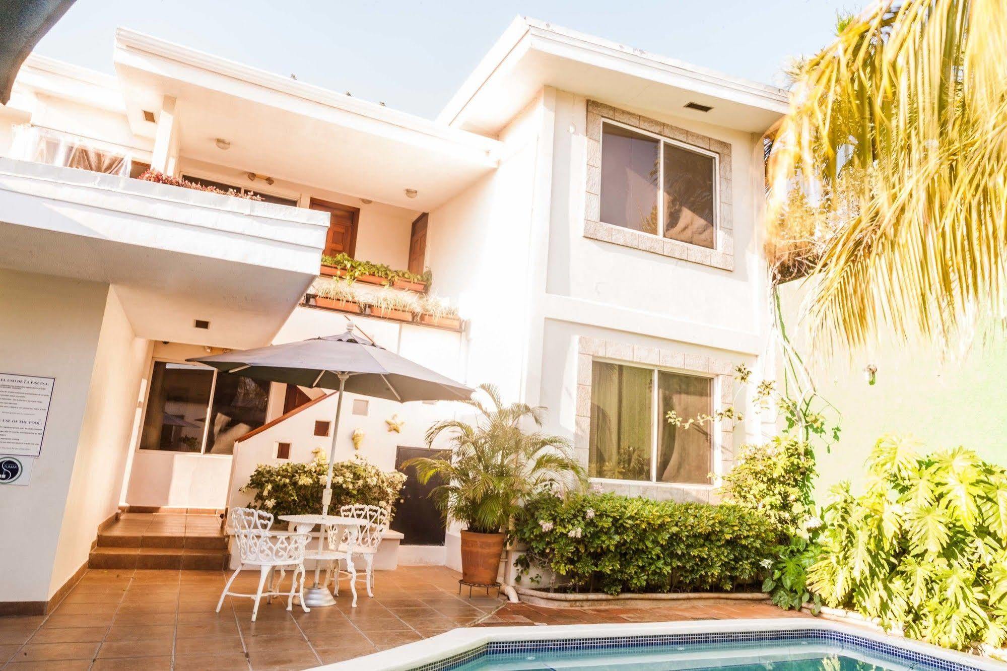 Hotel El Almendro มานากัว ภายนอก รูปภาพ